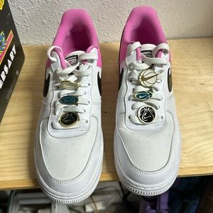 Womens Nike Forces Sz 9.5 Barely worn